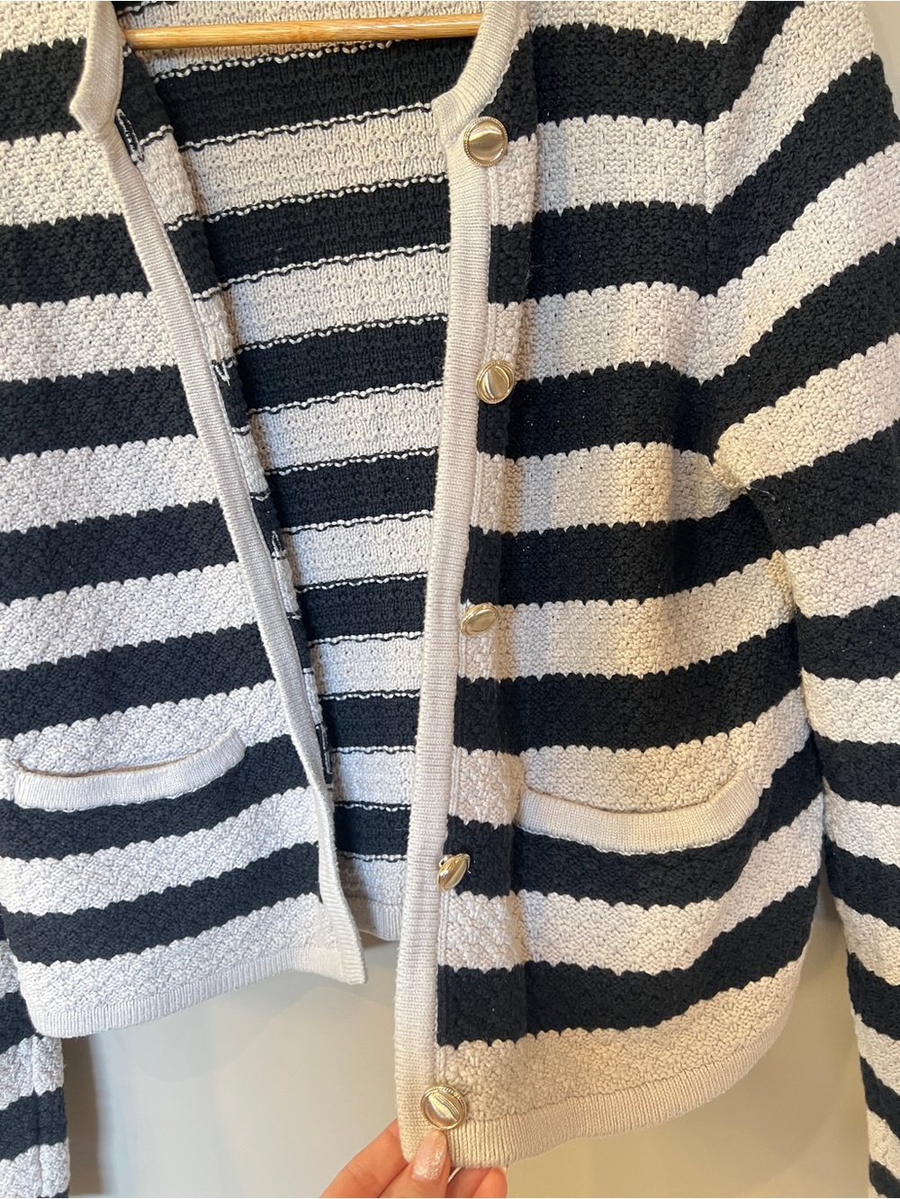 Abercrombie & Fitch Black White Striped Knit Cardigan Women’s Medium Gold Button - Picture 4 of 6